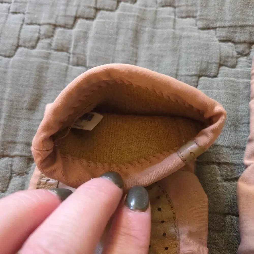 Isotoner Women's Pink and Tan Gloves - Picture 6 of 6